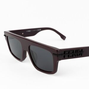 NEW Fendi FE40091U FENDIGRAPHY 69A Bordeaux Grey Unisex Square Sunglasses